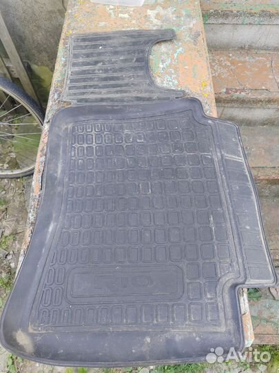 Коврик KIA RIO резиновый задний правый