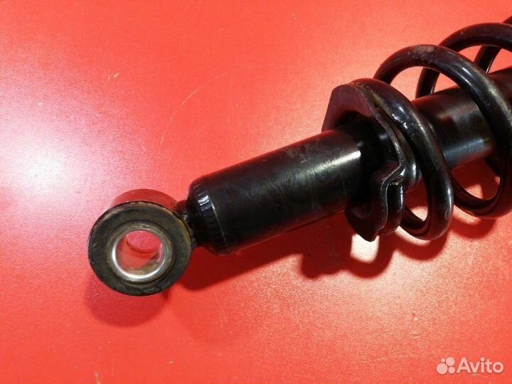 Стойка подвески задняя правая Toyota Corolla