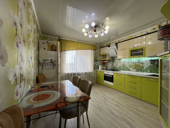 3-к. квартира, 95 м², 5/6 эт.