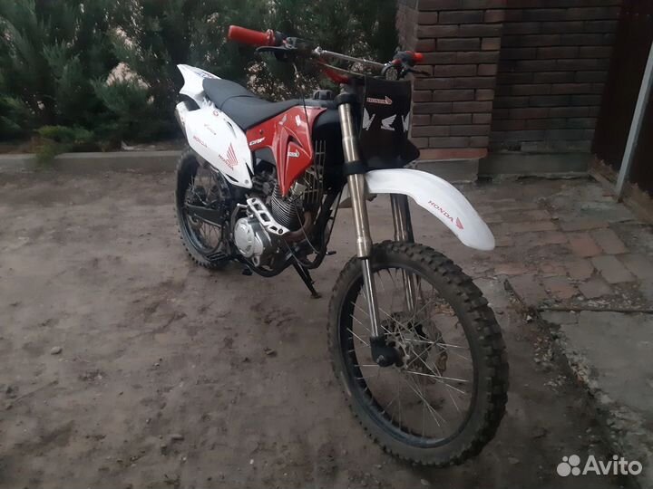 Кроссовый мотоцикл