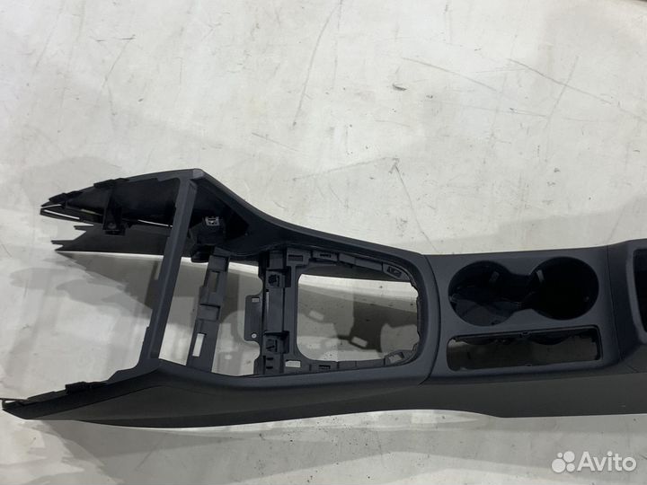 Центральная консоль Audi Q3 8U