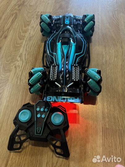 Машинка на пульте управления