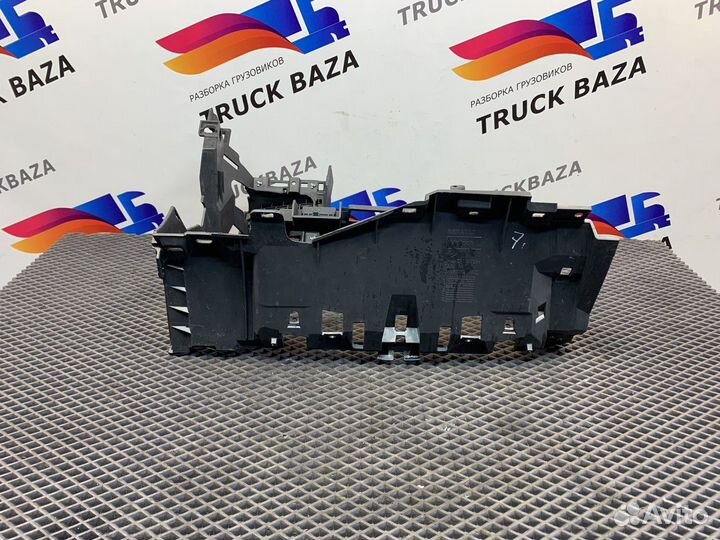 Консоль панели приборов левая Renault Premium