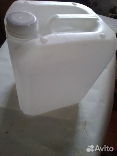 Банки 0.7 л, банки 0.5 л., канистры 5,10 л