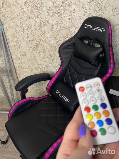 Компьютерное кресло с RGB подсветкой