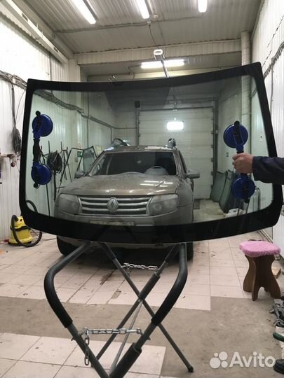 Лобовое стекло на Рено Дастер