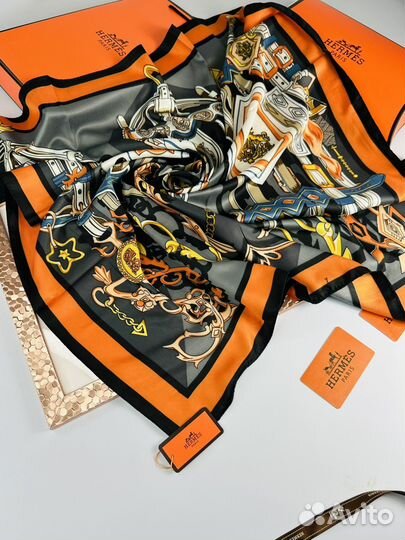 Серый шелковый платок Hermes