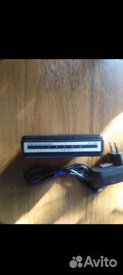 Продам Коммутатор D-link DES-1005A