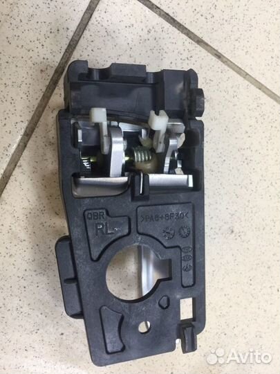 Ручка двери внутренняя задняя левая Kia Rio 3 G4FC