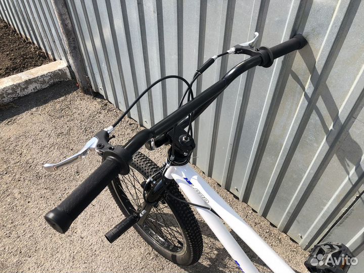 Трюковой велосипед BMX
