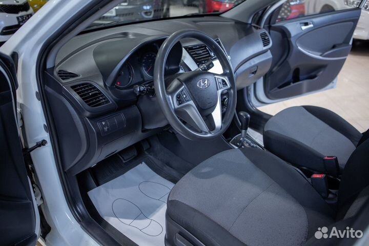 Hyundai Solaris 1.6 AT, 2014, 132 160 км