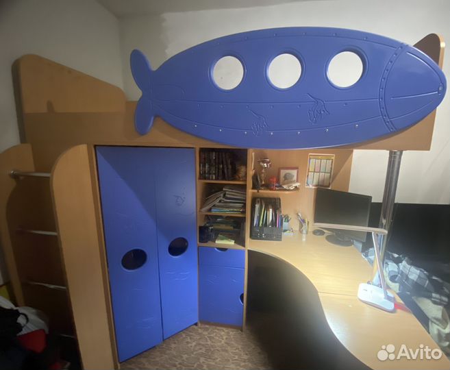 Кровать чердак с комодом