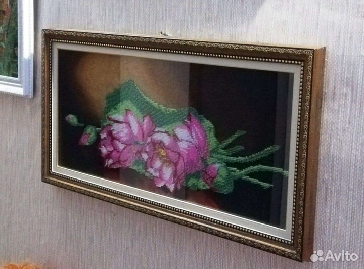 Картина 'Лотосы' вышита бисером