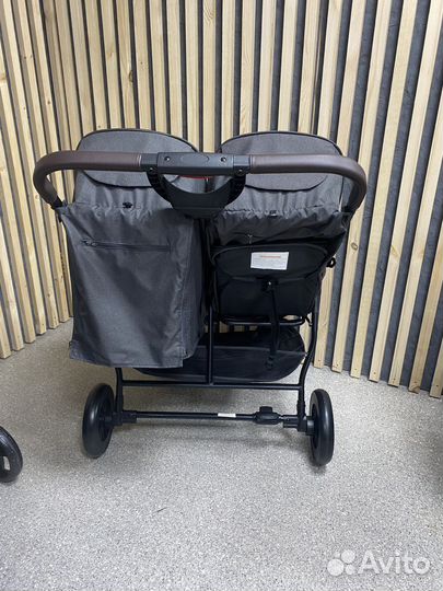 Прогулочная коляска для двойни новая