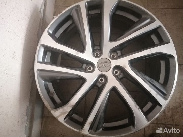 Диски R 19 на Infiniti оригинал за комплект