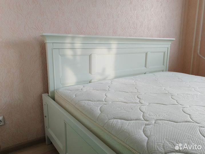 Кровать и матрас 160 на 200