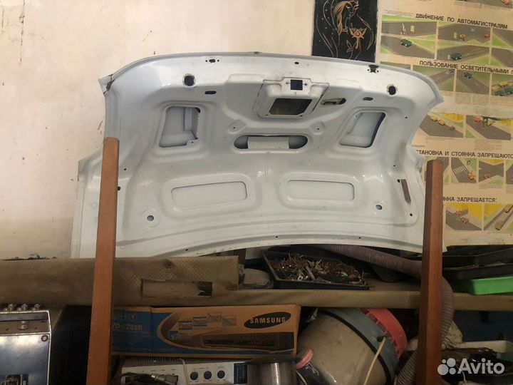 Крышка багажника на Logan 2