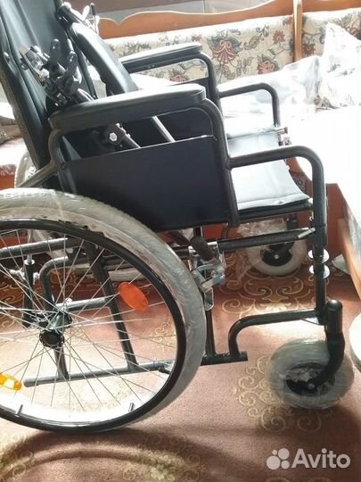 Кресло-коляска инвалидная,б/у, в отлич.состоянии