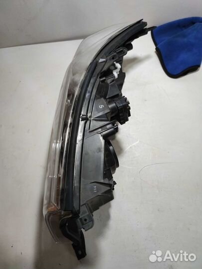 Фара правая Toyota Land Cruiser 200 lc200