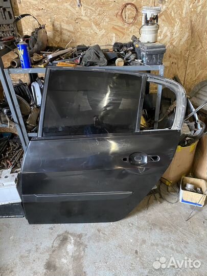 Дверь задняя левая Renault Megane 2 2003-2009