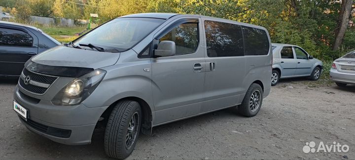 Hyundai Grand Starex 2.5 AT, 2011, 195 000 км