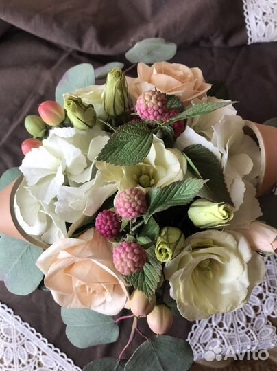 Розы. Цветы ручной работы. Композиция в кашпо