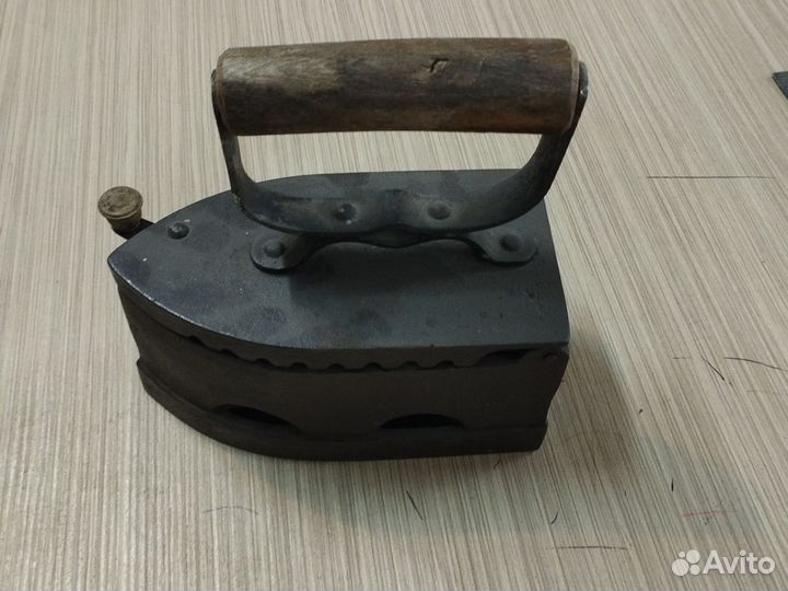 Утюг чугунный старинный