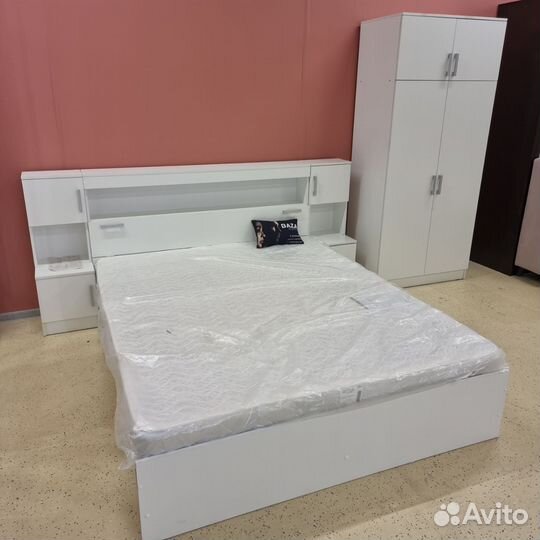 Спальный гарнитур