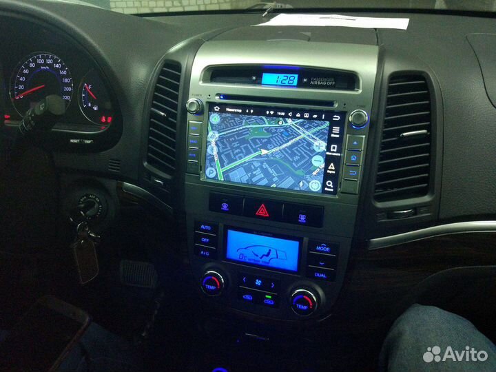 Штатная магнитола для Hyundai SantaFe 2 на Android
