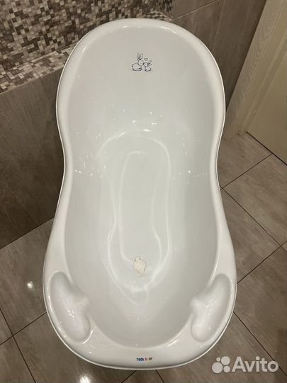 Детская ванночка для купания с подставкой