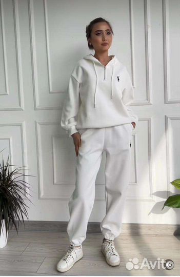 Спортивный костюм женский