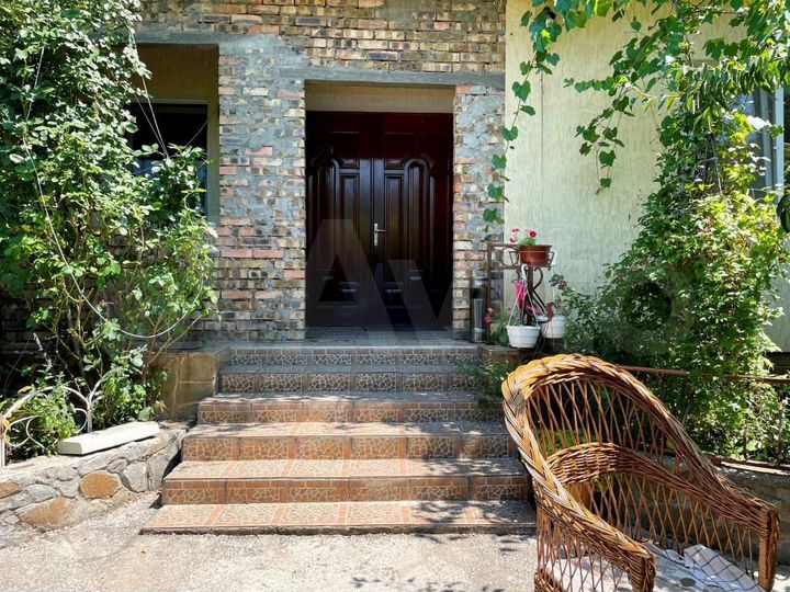 Дом 284,6 м² на участке 15 сот.