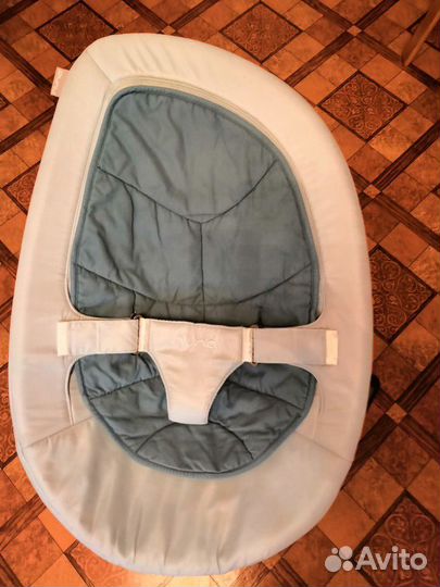 Шезлонг-качалка nuna leaf Emerald