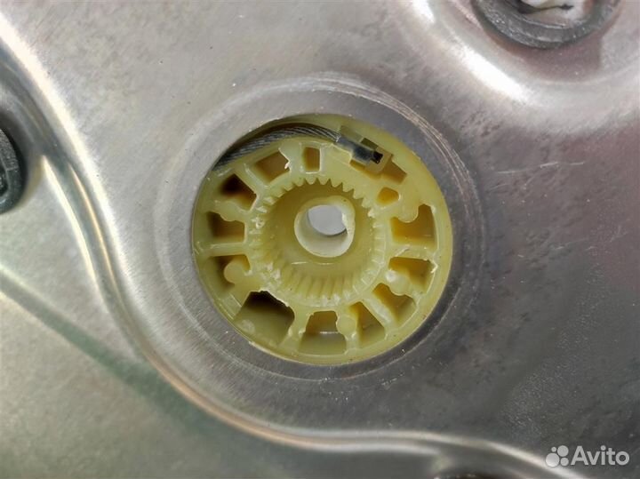 Стеклоподъемник задний левый Mercedes Benz E-clas