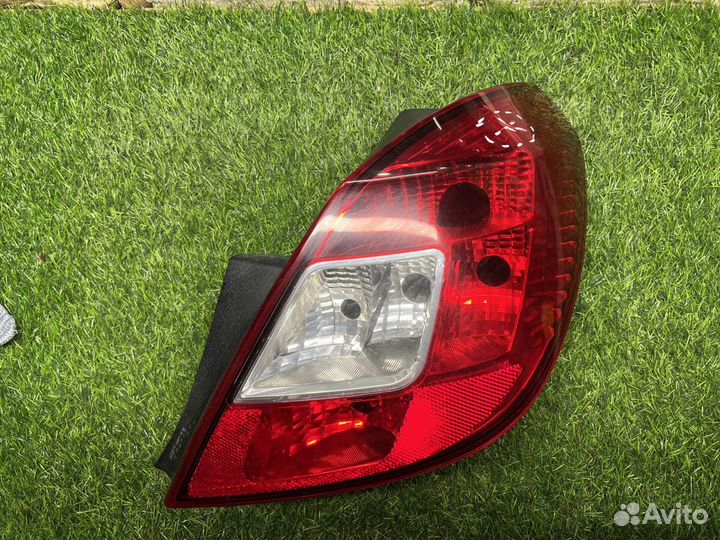 Фонарь задний правый Opel Corsa D