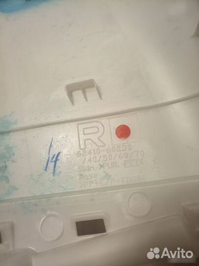 Накладка обшивка стойки правая Lexus Lx600