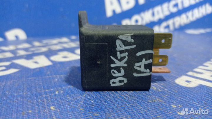 Реле ABS Opel Vectra A седан 1990