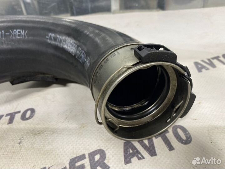 Патрубок интеркулера Kia Sportage 4QL D4FE 2019