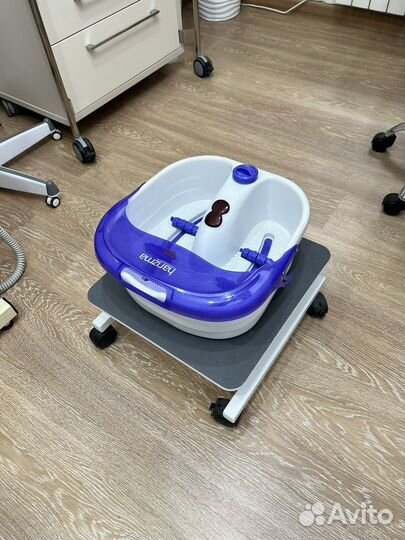 Массажная ванночка с передвижной тележкой