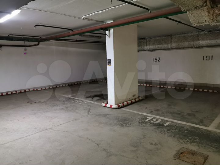 Машиноместо, 15 м²