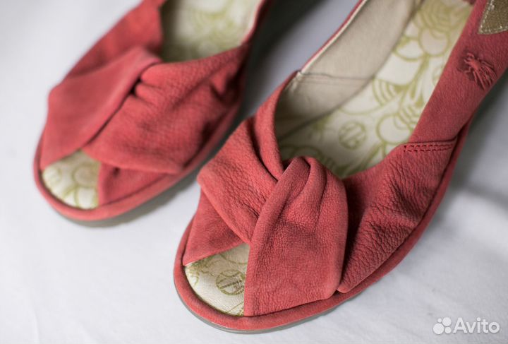 Босоножки женские 39 Fly London