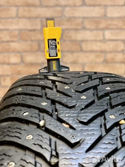Nokian Tyres Hakkapeliitta 8 SUV 235/60 R17