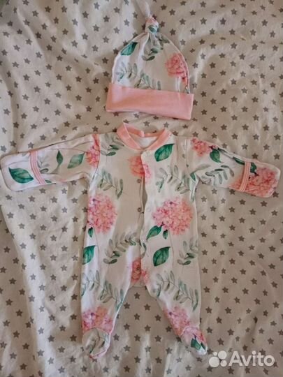 Комплект на выписку для девочки