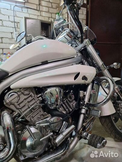 Hyosung aquila gv650