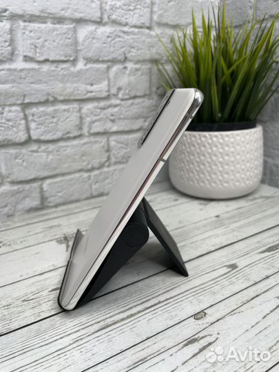 Samsung Galaxy S21, 8/256 ГБ