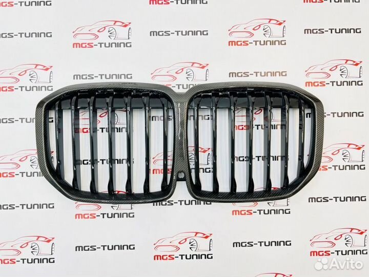 Решетка в BMW Х7 G07 Карбон, стиль M-Perfomance