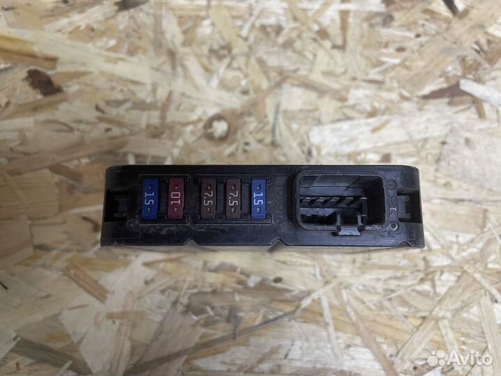 Блок реле Toyota Camry 50