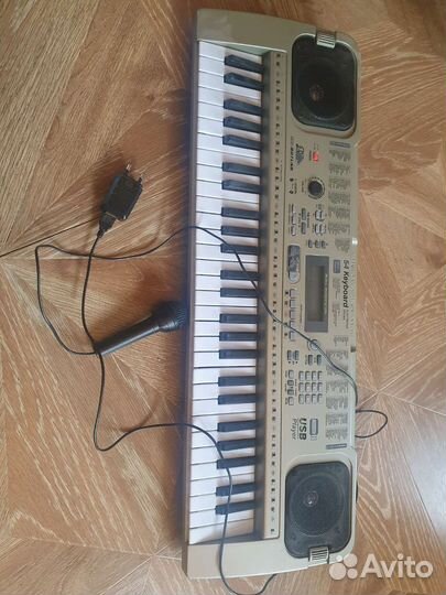 Детский синтезатор с микрофоном