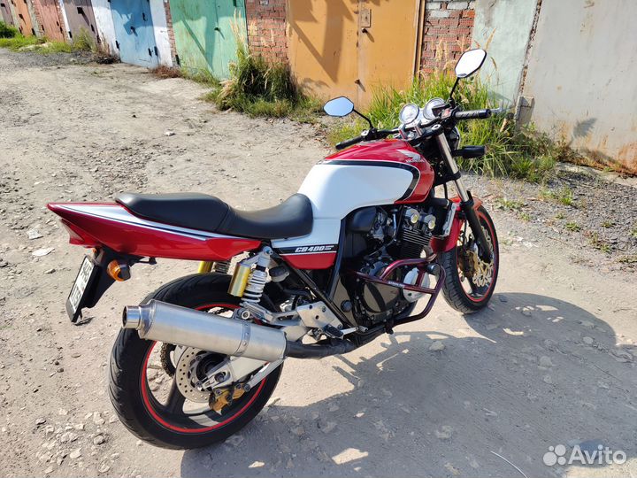 Honda CB 400 vtec 2