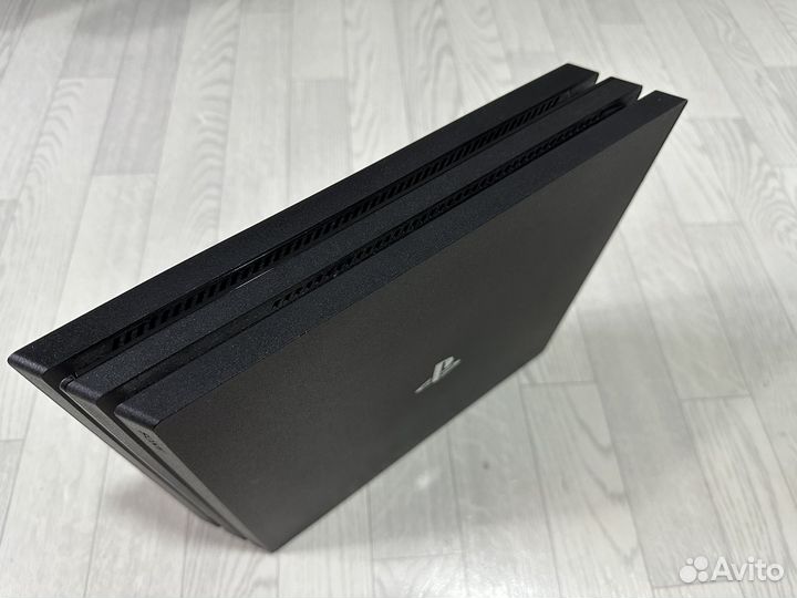 Sony PlayStation 4 pro прошитая 9.00 + игры